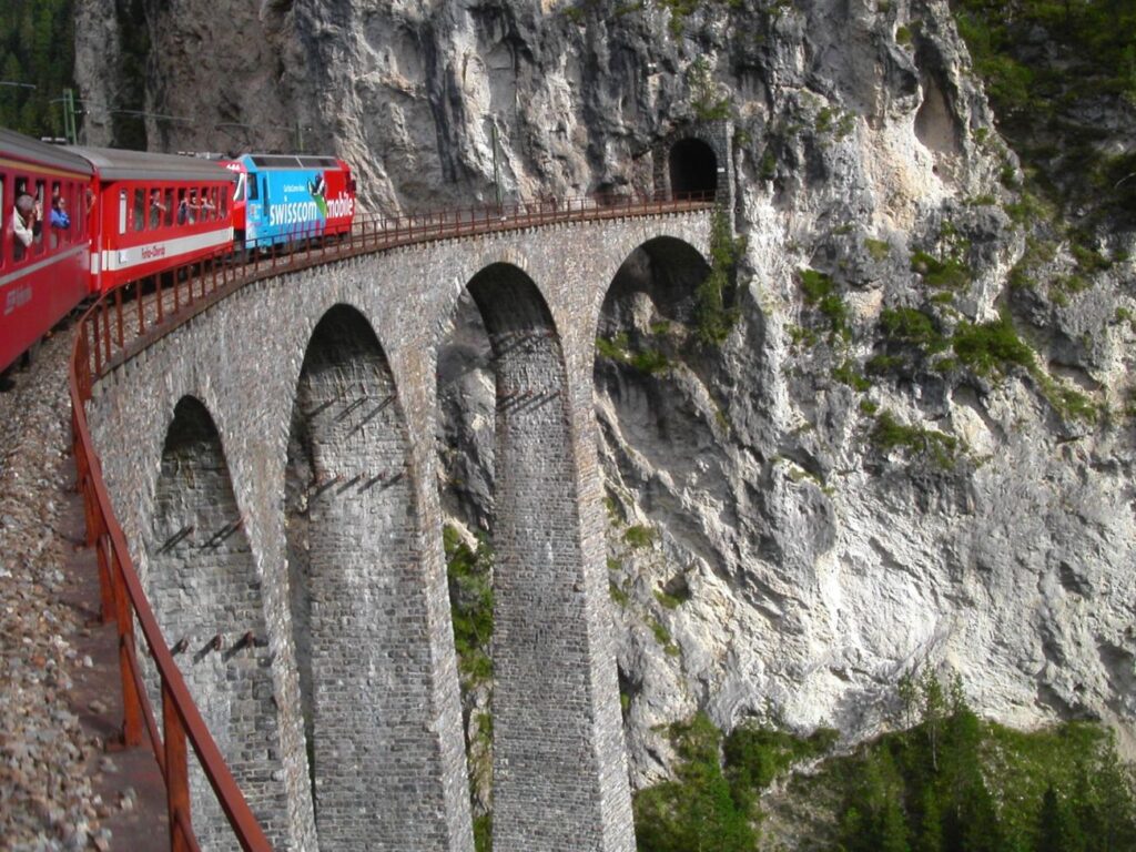 レーティッシュ鉄道「ベルニナ線」スイス