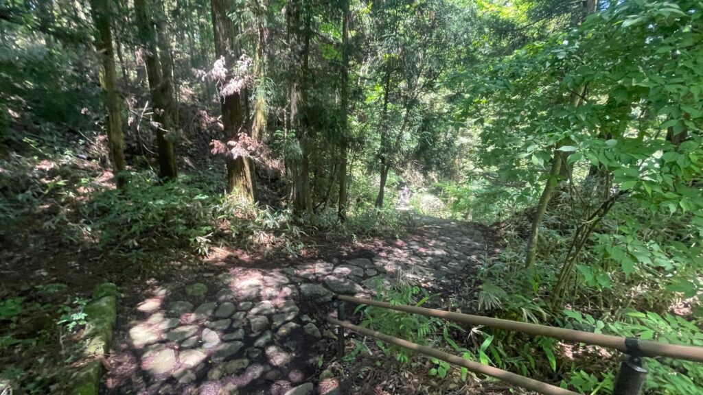 馬籠宿から馬籠峠を通って妻籠宿へ｜岐阜県中津川市と長野県南木曽町