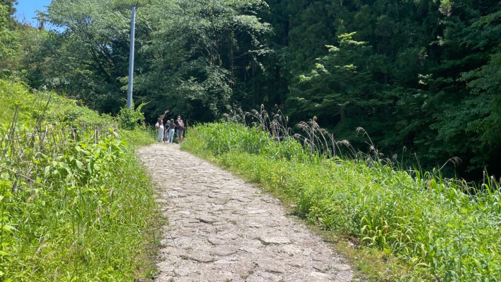 馬籠宿から馬籠峠を通って妻籠宿へ｜岐阜県中津川市と長野県南木曽町