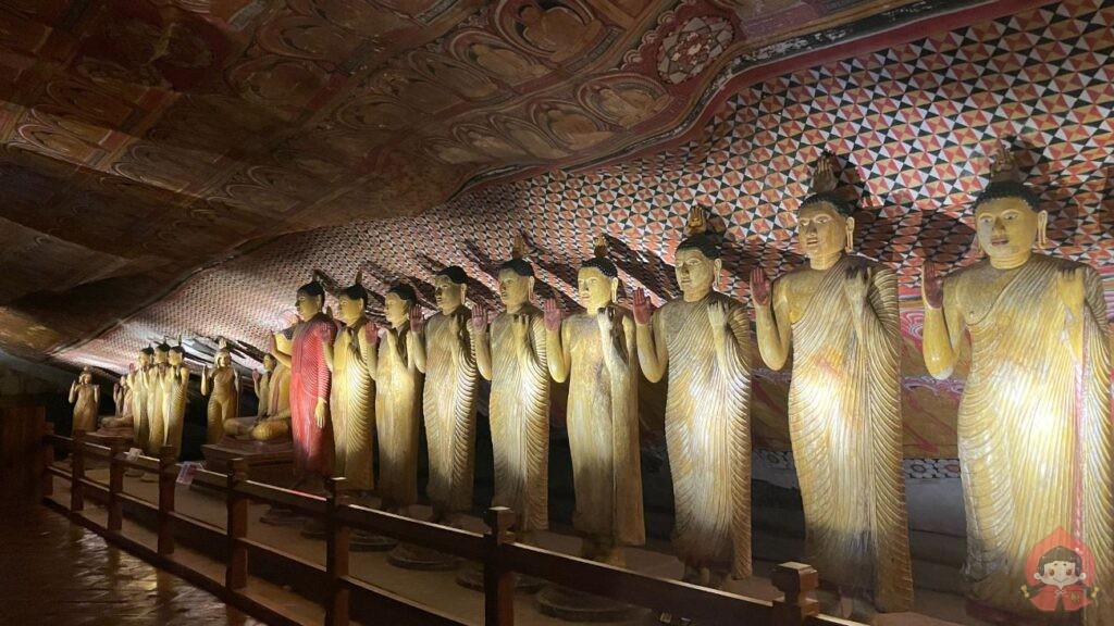 【スリランカ】世界遺産「ダンブッラ石窟寺院」にのぼろう!黄金の洞窟で歴史と静寂に出会う旅