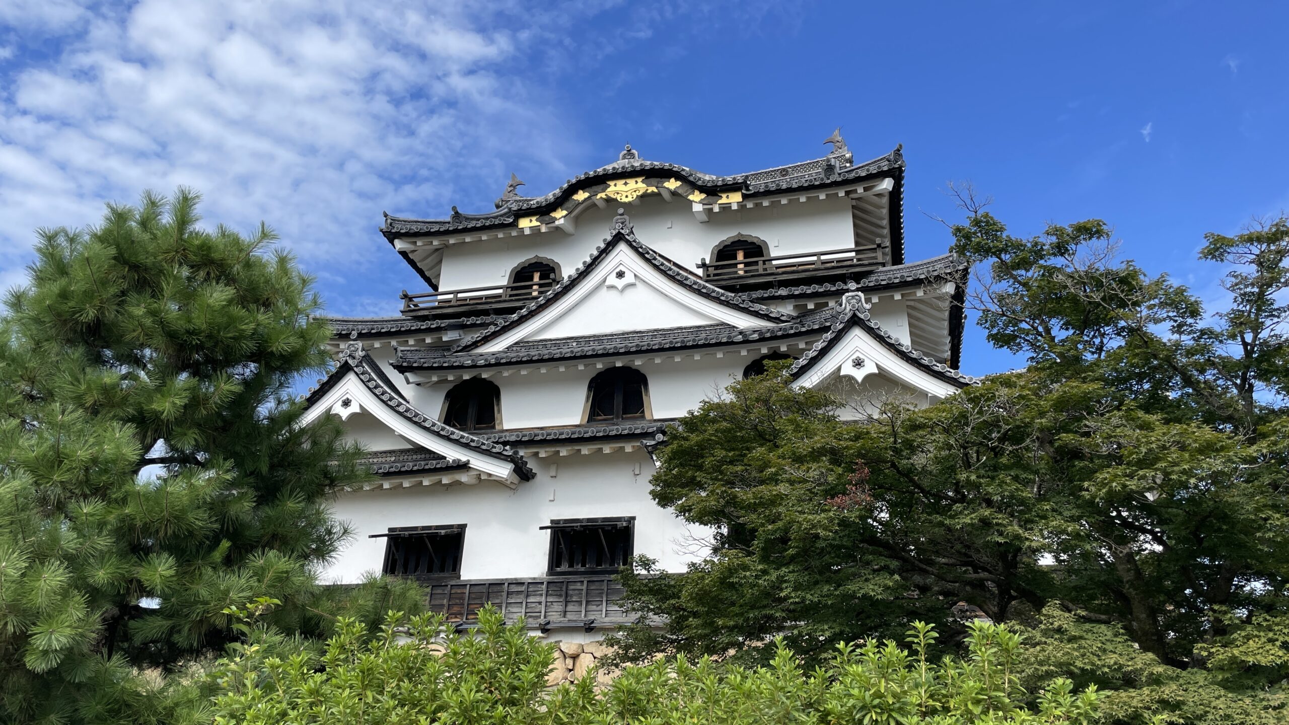 彦根城の見どころと日本100名城スタンプ・御城印情報まとめ｜観光アクセスも紹介