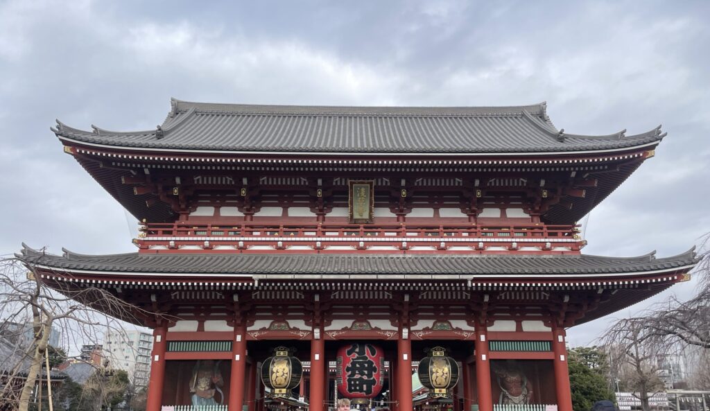 【初心者OK】浅草寺の歴史と見どころを一気に理解｜雷門・本堂・五重塔の意味まで